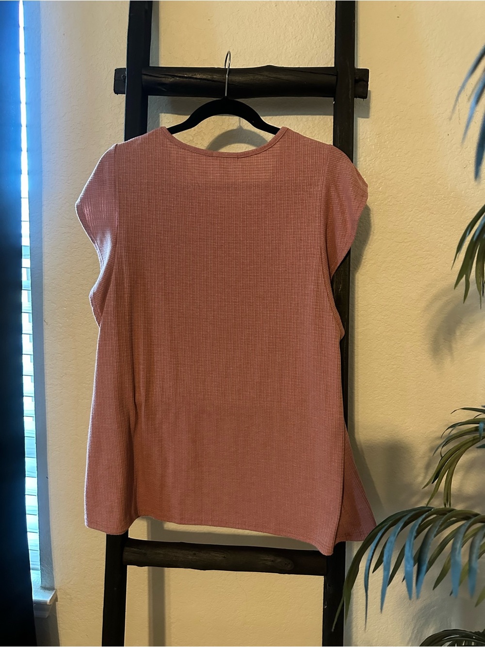 Source Unknown Dusty Rose Ruffle Sleeve Knit Top - Picture 2 of 2